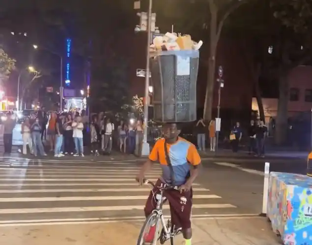 垃圾大战蔓延体育圈？尼克斯球迷搬走垃圾桶的疯狂举动引发全网热议